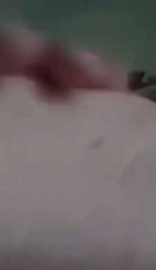【真实】大神趁小姑睡着偷舔美脚