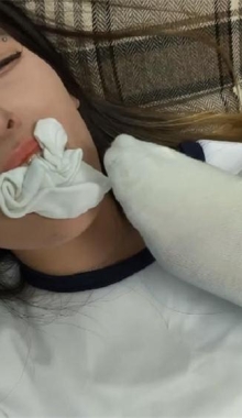 客户定制（微剧情）白袜堵嘴 被迫闻脚袜 玩弄玉足TK